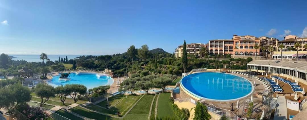 Saint-Raphael- Vue Mer Et Massif De L'Esterel Exterior foto