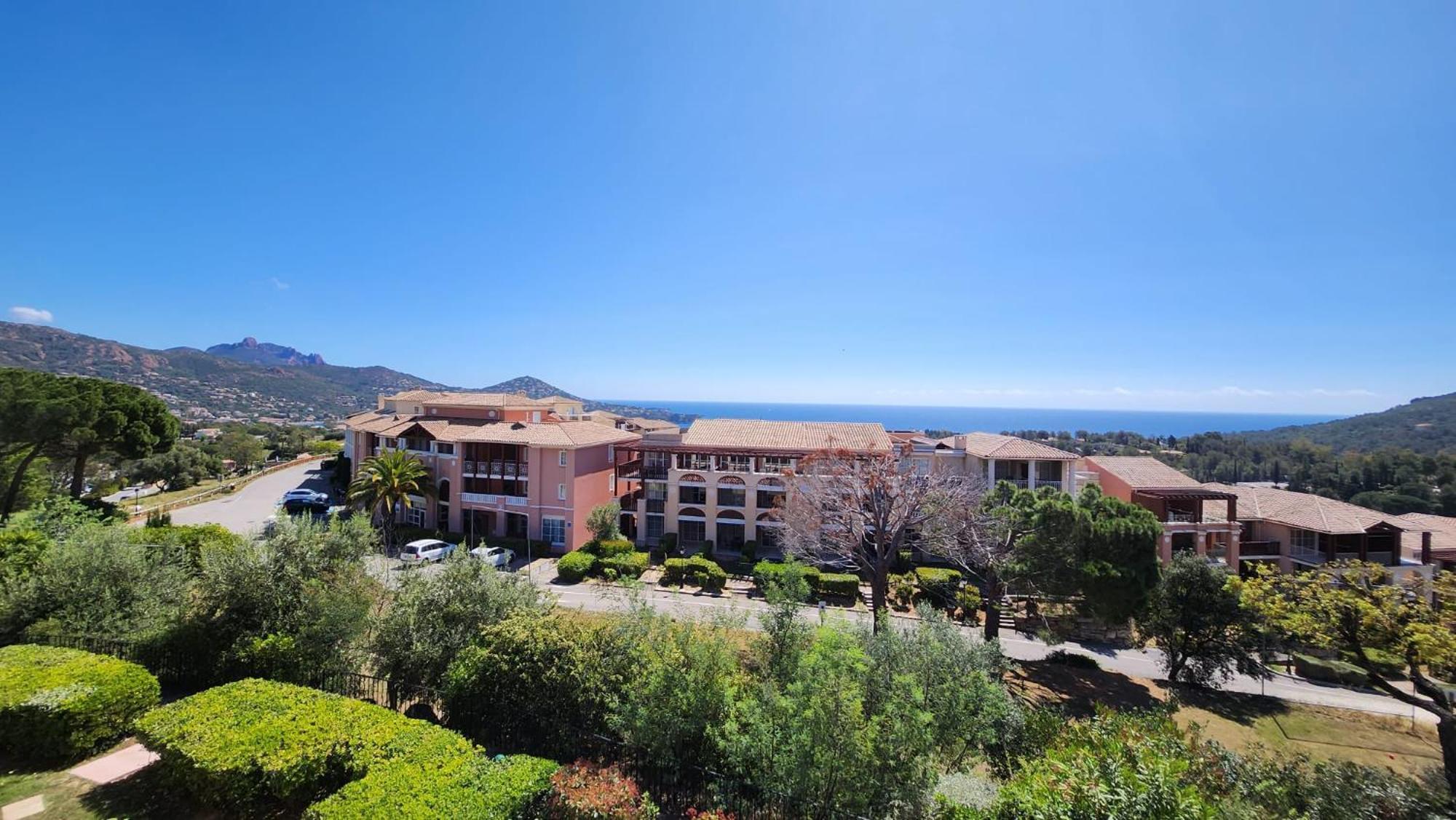 Saint-Raphael- Vue Mer Et Massif De L'Esterel Exterior foto